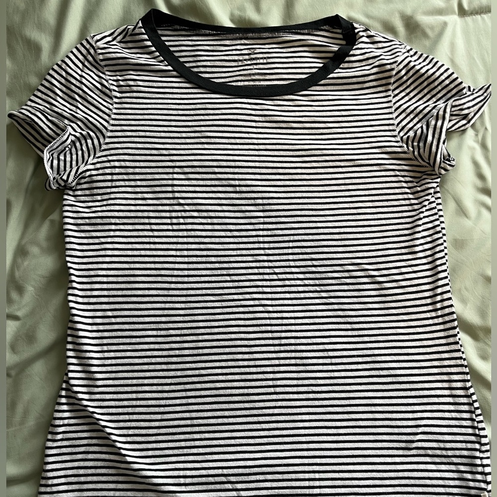 American Eagle stripped tee shirt size small